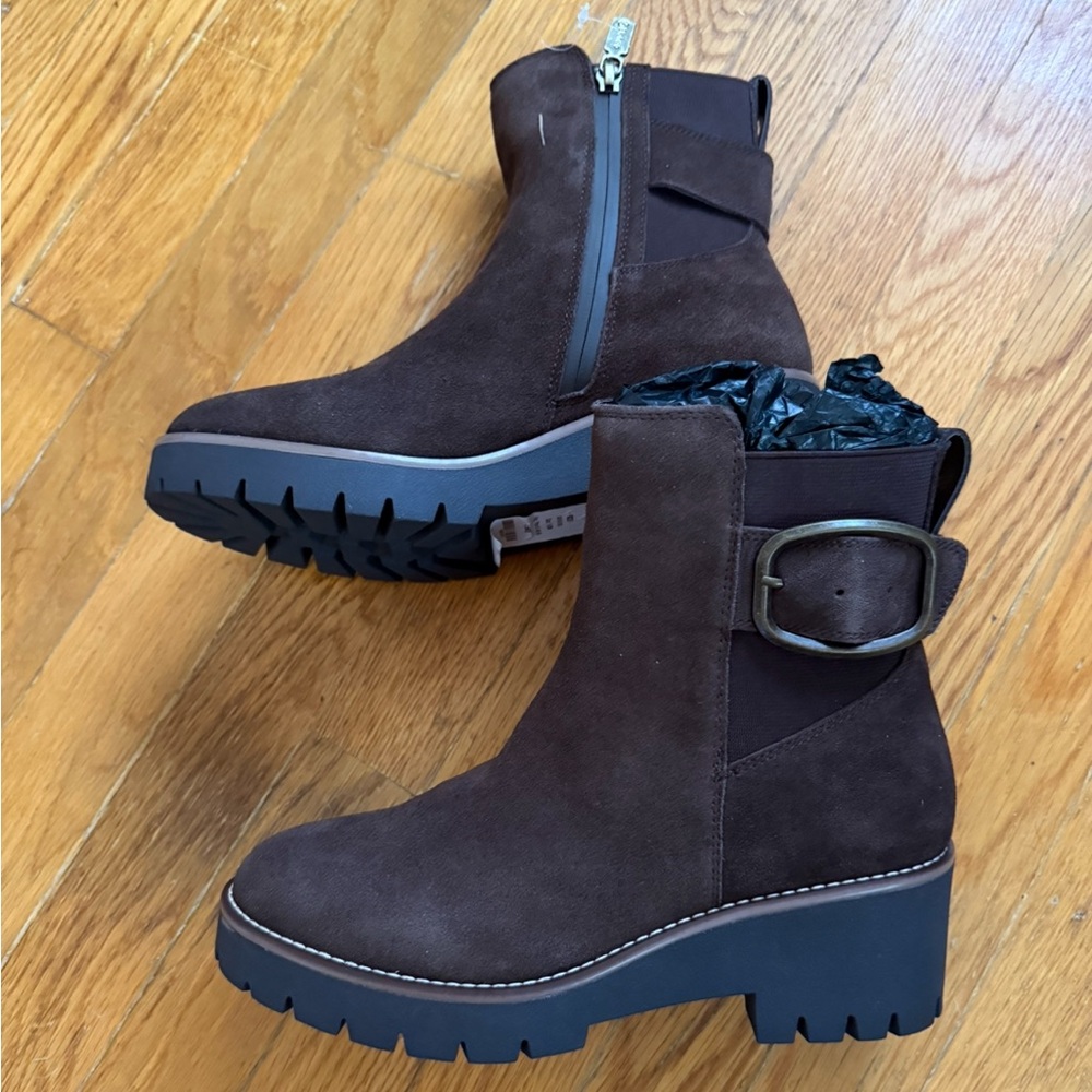 Blondo Brown Chelsea boots New